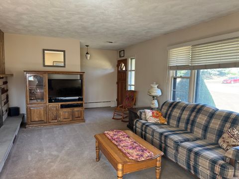Tiny photo for 700 N Garfield Street, Harvard, IL 60033 (MLS # 12489710)