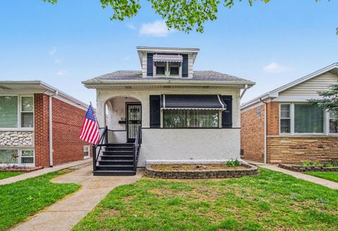 Photo of 5335 N Moody Avenue, Chicago, IL 60630 (MLS # 12627580)