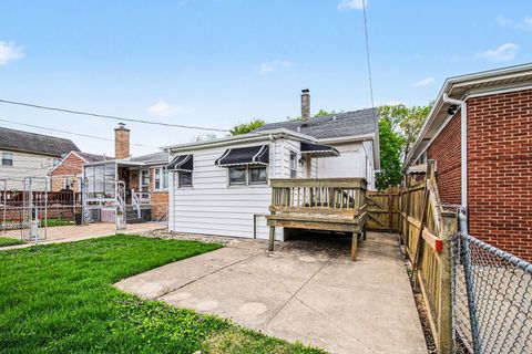 Tiny photo for 5335 N Moody Avenue, Chicago, IL 60630 (MLS # 12627580)