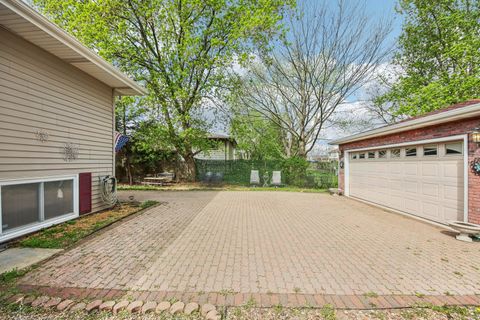 Tiny photo for 2176 N Westmoreland Drive, Palatine, IL 60074 (MLS # 12624472)