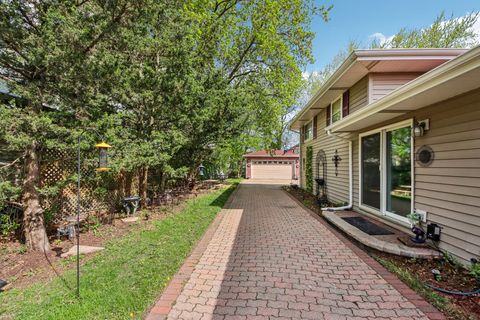 Tiny photo for 2176 N Westmoreland Drive, Palatine, IL 60074 (MLS # 12624472)