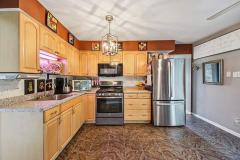 Tiny photo for 2176 N Westmoreland Drive, Palatine, IL 60074 (MLS # 12624472)