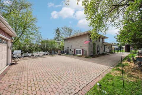 Tiny photo for 2176 N Westmoreland Drive, Palatine, IL 60074 (MLS # 12624472)