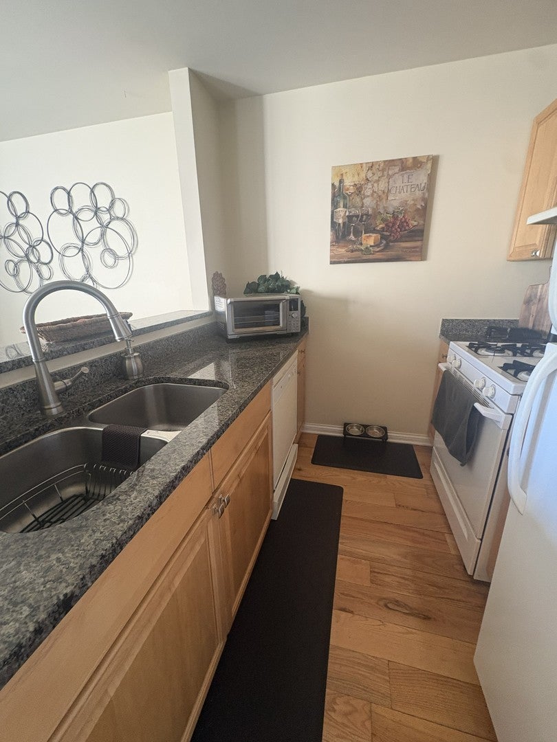 1919 Prairie Square 302