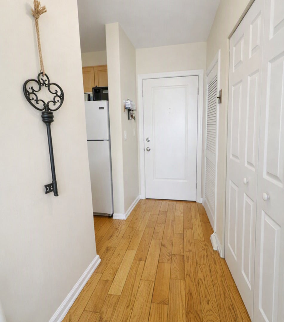 1919 Prairie Square 302