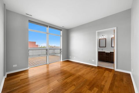 Tiny photo for 1610 W Fullerton Avenue #503, Chicago, IL 60614 (MLS # 12448827)