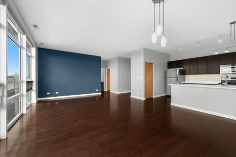 Tiny photo for 1610 W Fullerton Avenue #503, Chicago, IL 60614 (MLS # 12448827)