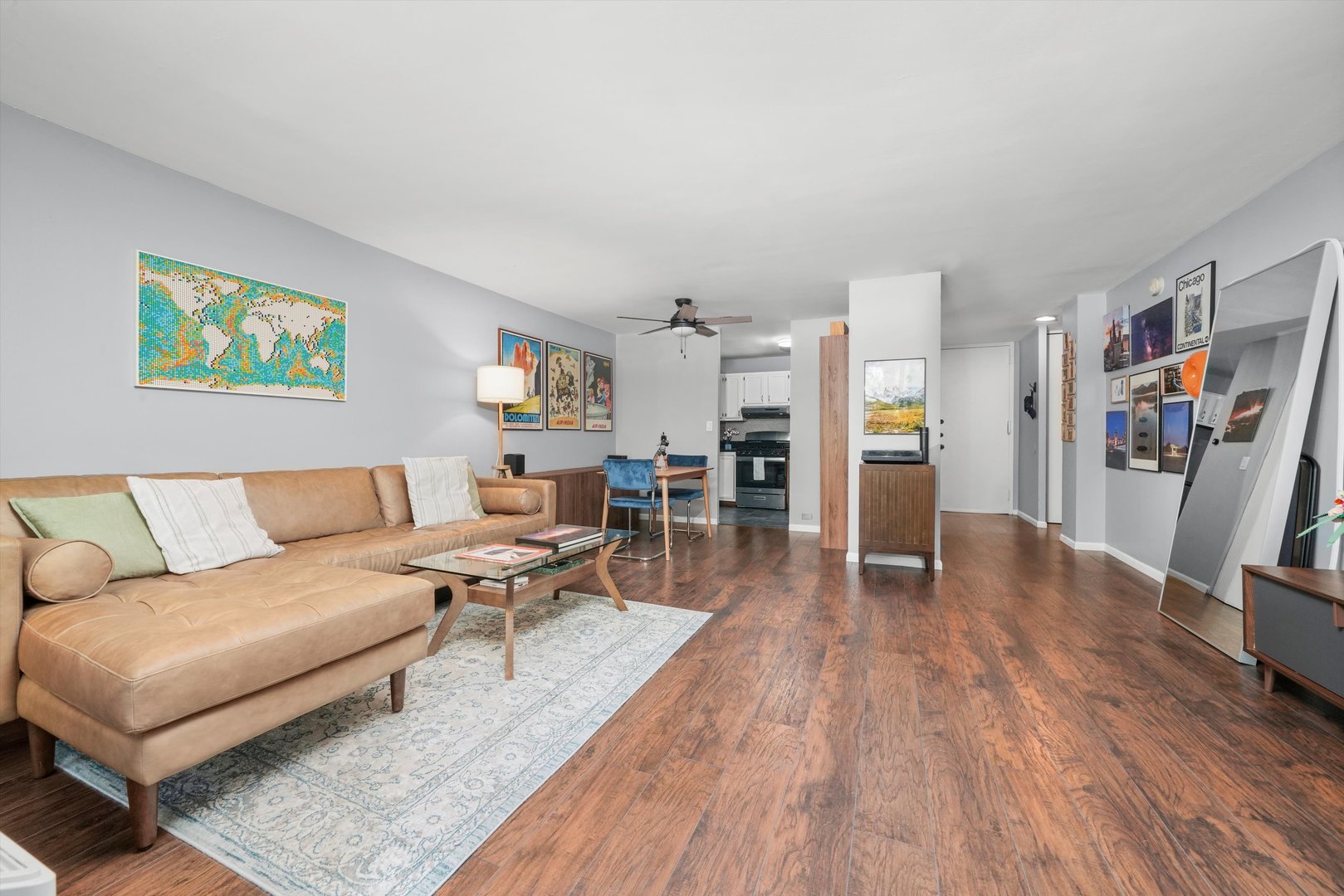 2921 S Michigan Avenue 202