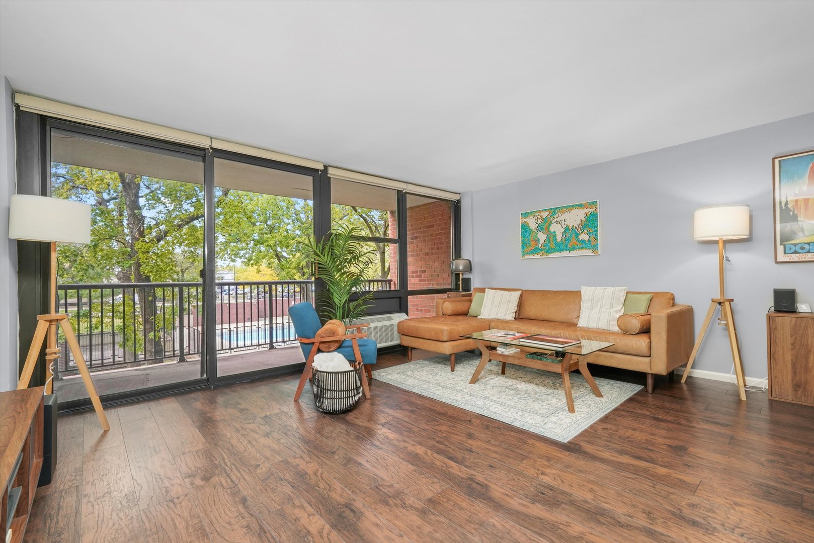 2921 S Michigan Avenue 202