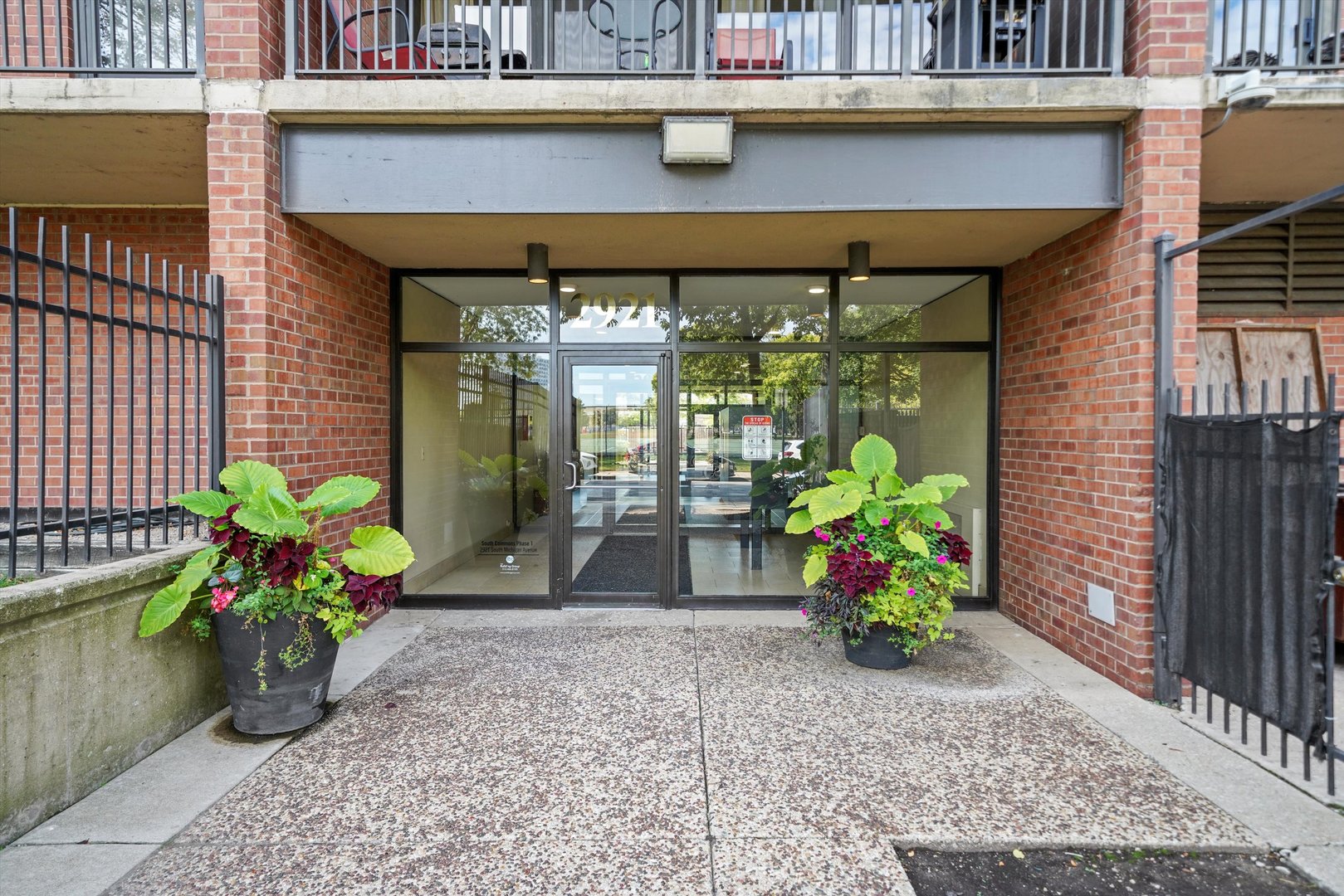 2921 S Michigan Avenue 202