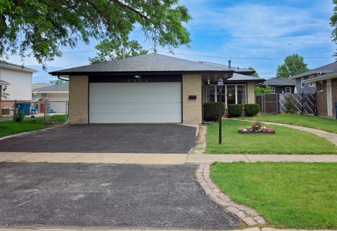 Photo of 5220 138th Street, Crestwood, IL 60418 (MLS # 12684305)