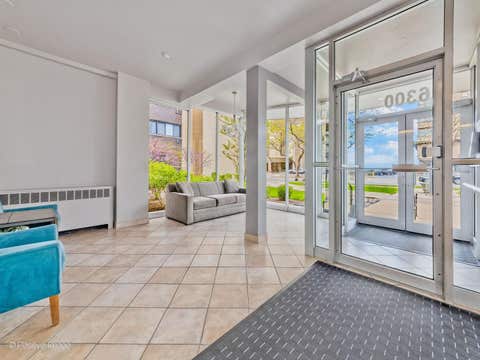 Tiny photo for 6300 N SHERIDAN Road #204, Chicago, IL 60660 (MLS # 12678637)