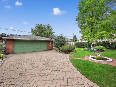 Tiny photo for 4613 W 105th Street, Oak Lawn, IL 60453 (MLS # 12761233)