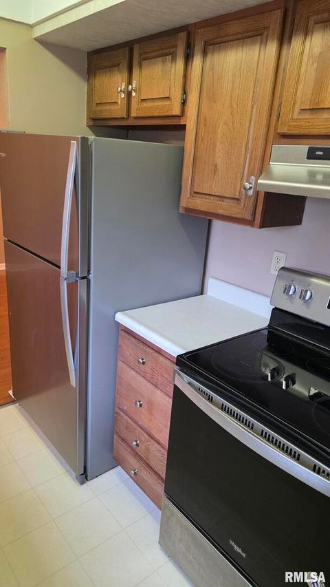 Tiny photo for 6831 N FROSTWOOD Parkway #82, Peoria, IL 61615 (MLS # 12632518)