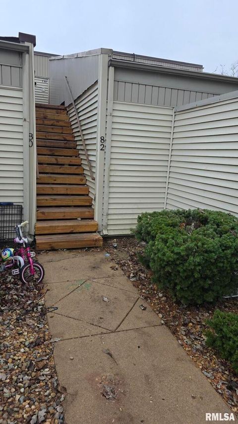 Tiny photo for 6831 N FROSTWOOD Parkway #82, Peoria, IL 61615 (MLS # 12632518)