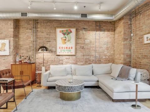 Tiny photo for 23 N Green Street #202, Chicago, IL 60607 (MLS # 12486517)