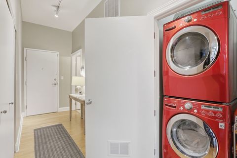Tiny photo for 23 N Green Street #202, Chicago, IL 60607 (MLS # 12486517)