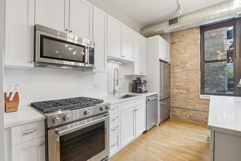 Tiny photo for 23 N Green Street #202, Chicago, IL 60607 (MLS # 12486517)