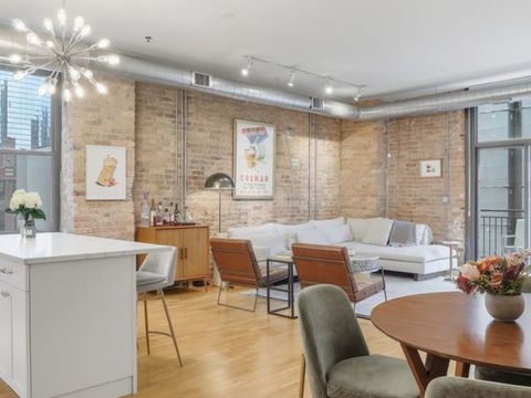 Tiny photo for 23 N Green Street #202, Chicago, IL 60607 (MLS # 12486517)