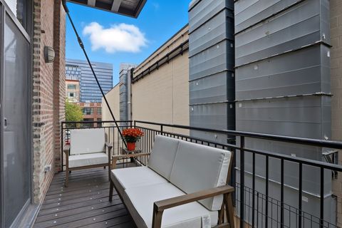 Tiny photo for 23 N Green Street #202, Chicago, IL 60607 (MLS # 12486517)