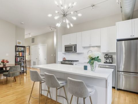 Tiny photo for 23 N Green Street #202, Chicago, IL 60607 (MLS # 12486517)