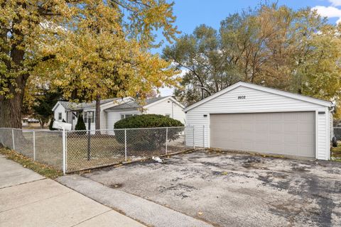 Tiny photo for 8602 S Oak Park Avenue, Burbank, IL 60459 (MLS # 12514926)