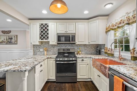 Tiny photo for 8602 S Oak Park Avenue, Burbank, IL 60459 (MLS # 12514926)