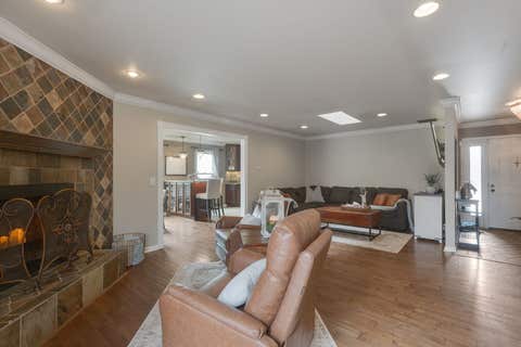 Tiny photo for 706 S Noah Terrace, Mount Prospect, IL 60056 (MLS # 12651752)