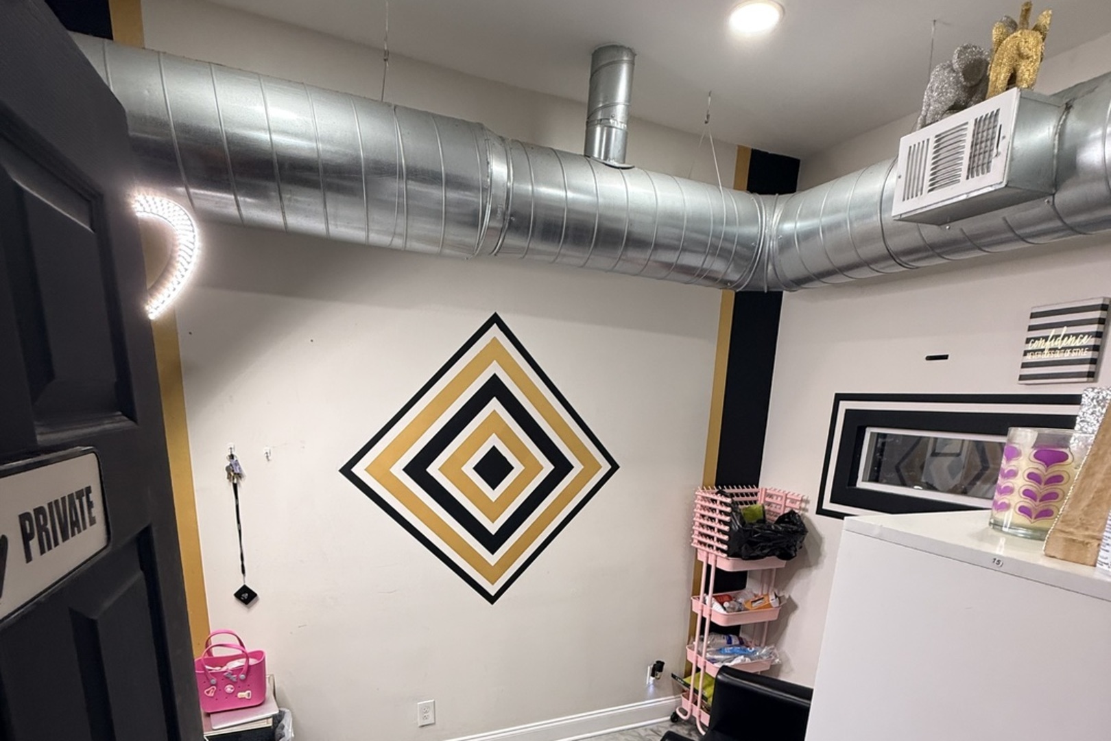 8252 S ASHLAND Avenue