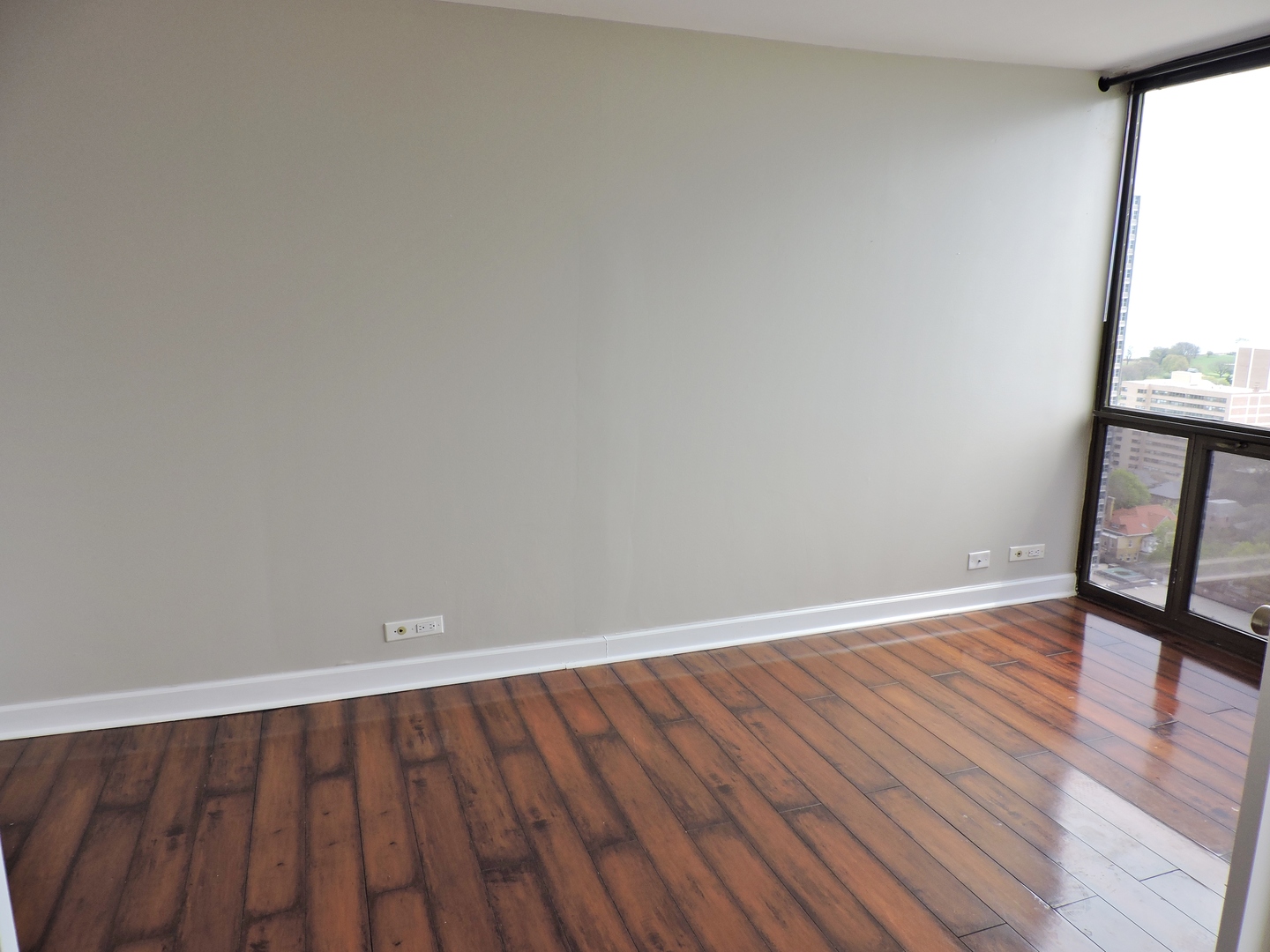 4343 N Clarendon Avenue 2201