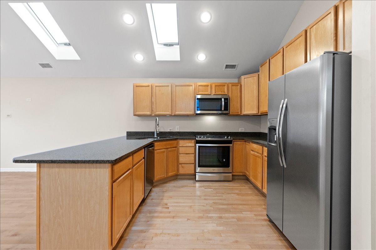456 N GREEN Street 2