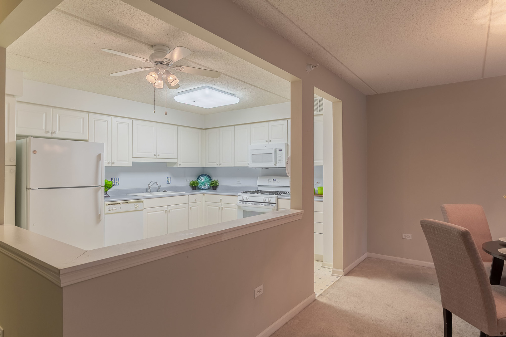 6801 N Milwaukee Avenue 202