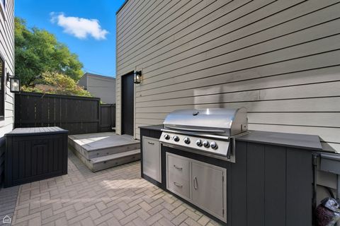 Tiny photo for 2331 W Montana Street, Chicago, IL 60647 (MLS # 12486583)