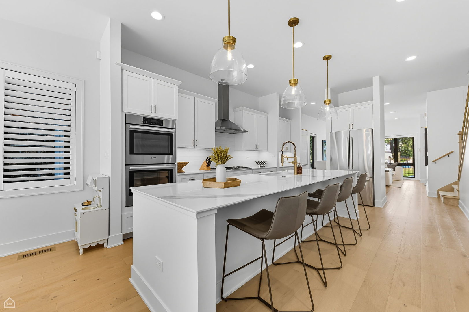 2331 W Montana Street