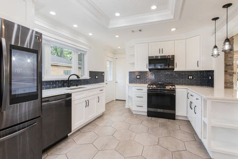 Tiny photo for 114 N Elm Street, Mount Prospect, IL 60056 (MLS # 12725694)