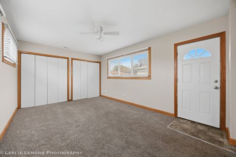 Tiny photo for 10142 S California Avenue, Evergreen Park, IL 60805 (MLS # 12600990)