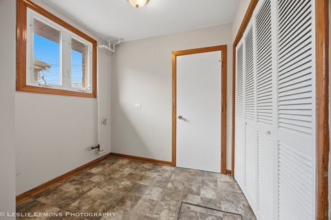 Tiny photo for 10142 S California Avenue, Evergreen Park, IL 60805 (MLS # 12600990)