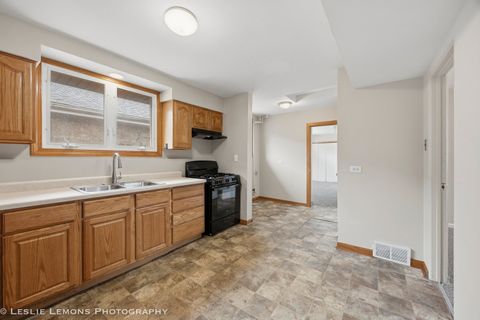 Tiny photo for 10142 S California Avenue, Evergreen Park, IL 60805 (MLS # 12600990)