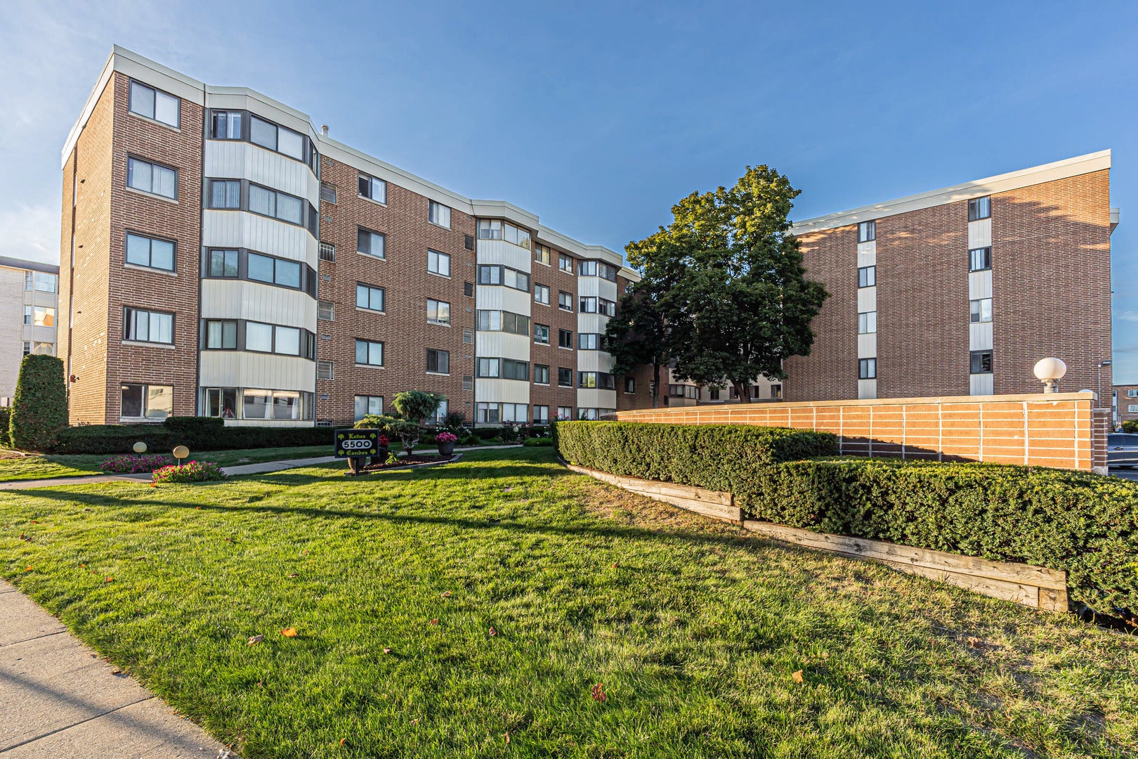 5500 Lincoln Avenue 504W