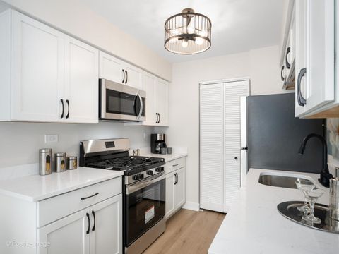 Tiny photo for 823 Cambridge Place #823, Wheeling, IL 60090 (MLS # 12514153)