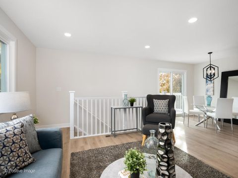 Tiny photo for 823 Cambridge Place #823, Wheeling, IL 60090 (MLS # 12514153)