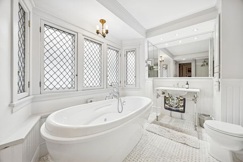 Tiny photo for 163 N Cuyler Avenue, Oak Park, IL 60302 (MLS # 12509528)