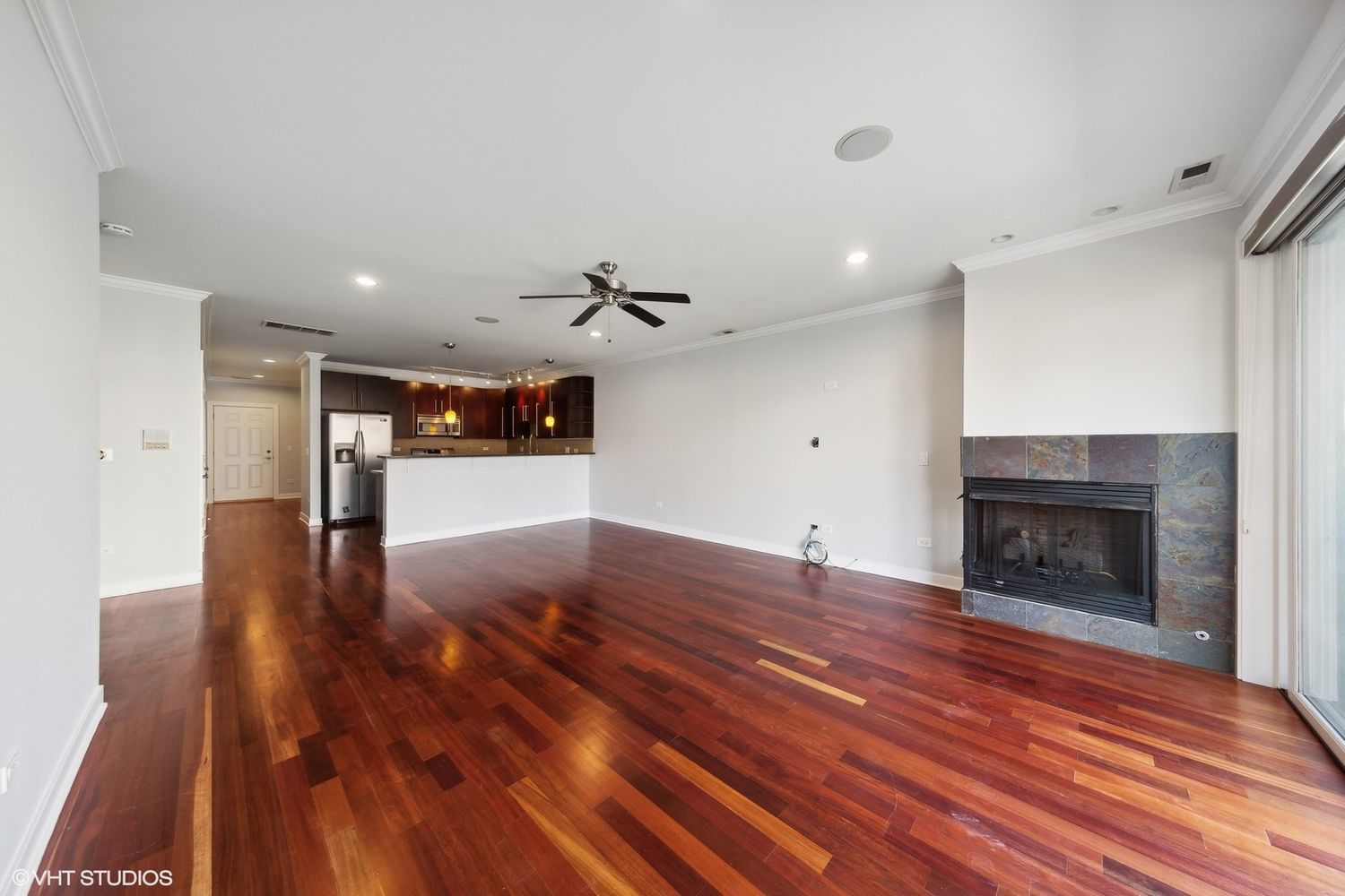 825 N Hudson Avenue 2B