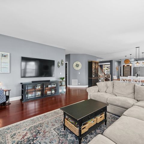 Tiny photo for 4075 Conifer Drive, Elgin, IL 60124 (MLS # 12623519)