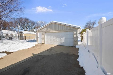 Tiny photo for 2503 30TH Street, Rock Island, IL 61210 (MLS # QC4269861)