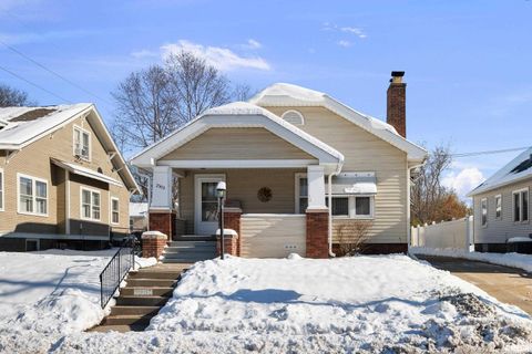 Photo of 2503 30TH Street, Rock Island, IL 61210 (MLS # QC4269861)