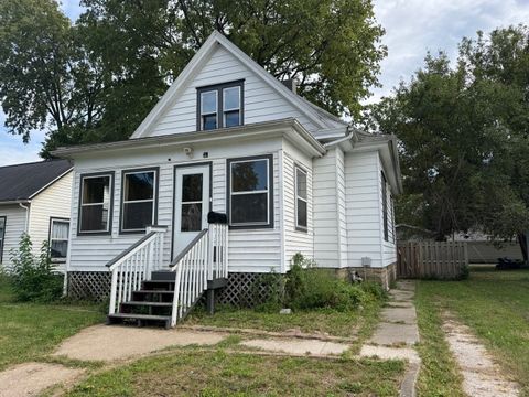 Photo of 734 W Henry Street, Pontiac, IL 61764 (MLS # 12466336) Photo of 734 W Henry Street, Pontiac, IL 61764 (MLS # 12466336)