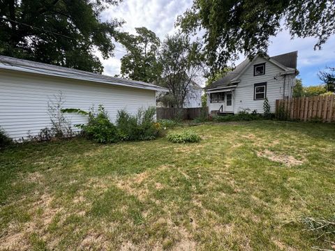 Tiny photo for 734 W Henry Street, Pontiac, IL 61764 (MLS # 12466336)