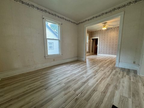 Tiny photo for 734 W Henry Street, Pontiac, IL 61764 (MLS # 12466336)