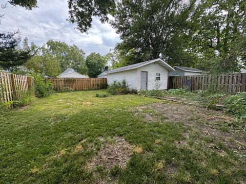 Tiny photo for 734 W Henry Street, Pontiac, IL 61764 (MLS # 12466336)